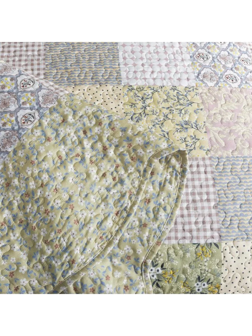Extra Large Oversized King Bedspread Set 120x120 - Reversible Lightweight Quilt